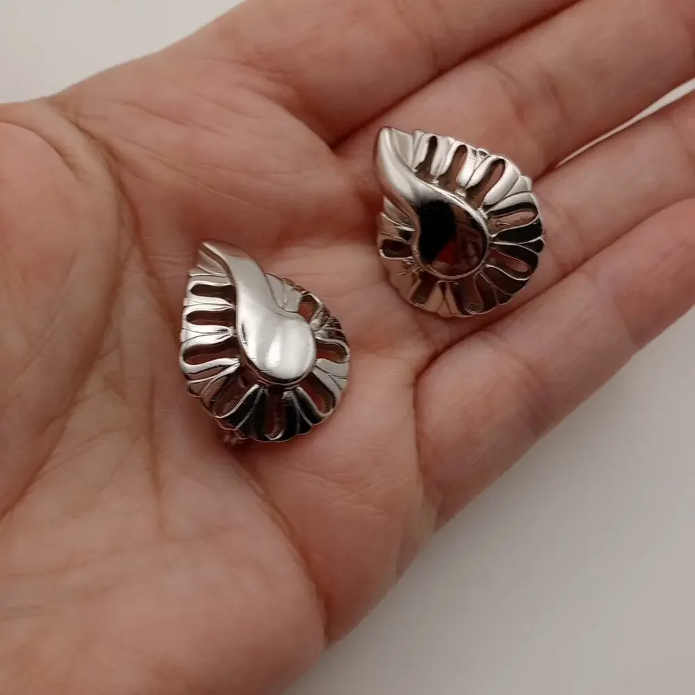 Vintage Monet Clip On Earrings Silver Tone Tear Drop Patent Pending